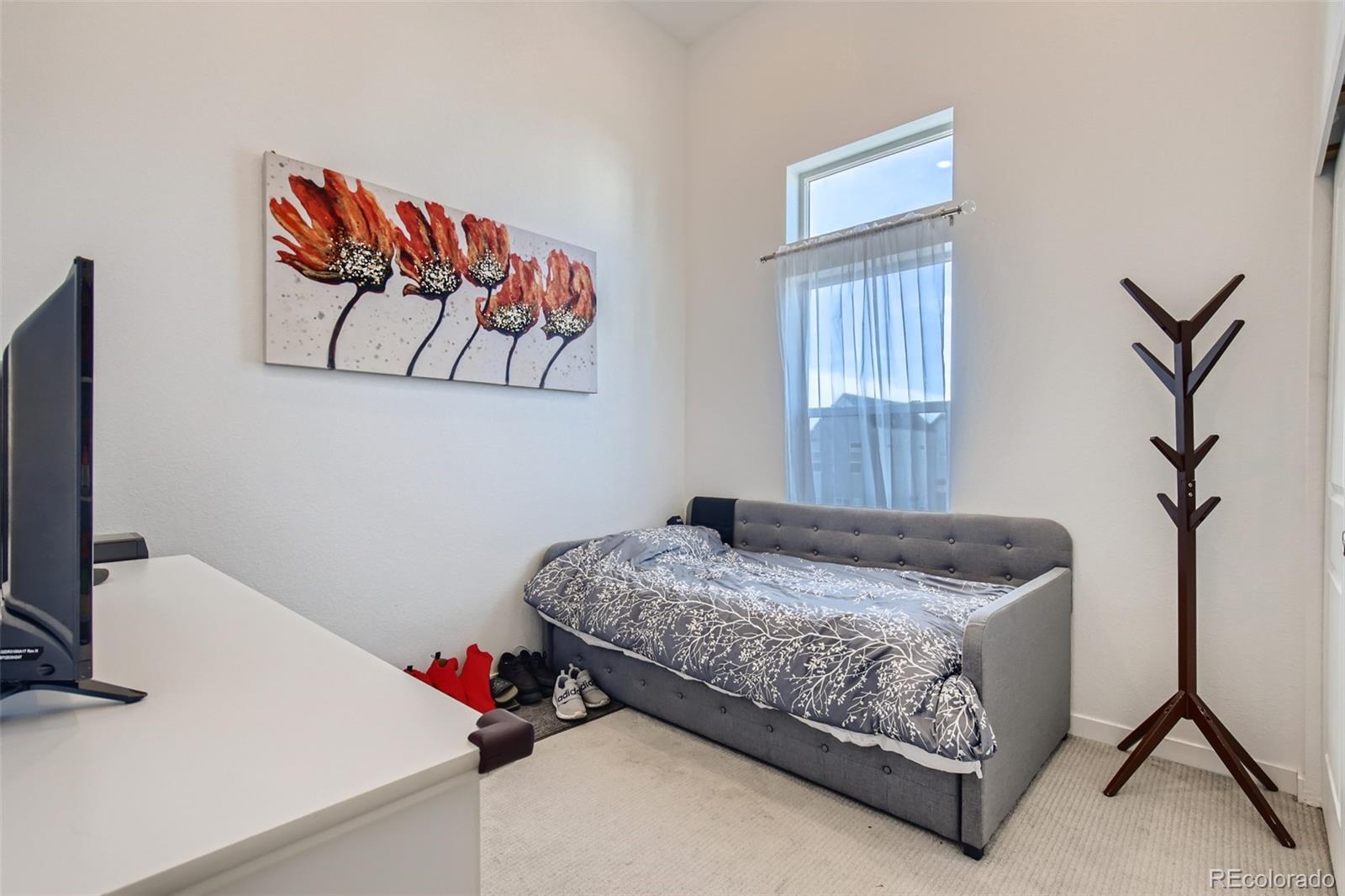 1681 W 67th Circle