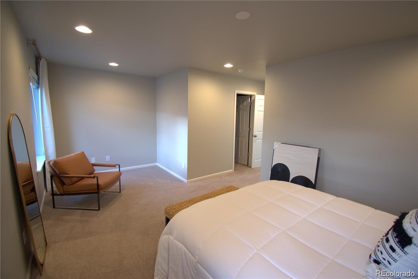 6435 N Dunkirk Street