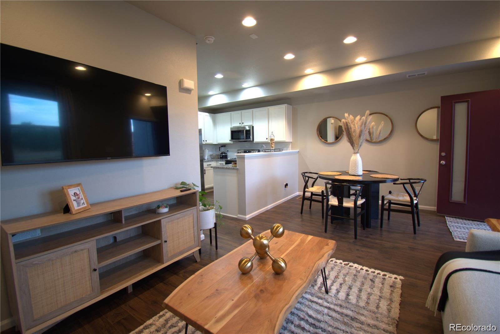 6435 N Dunkirk Street