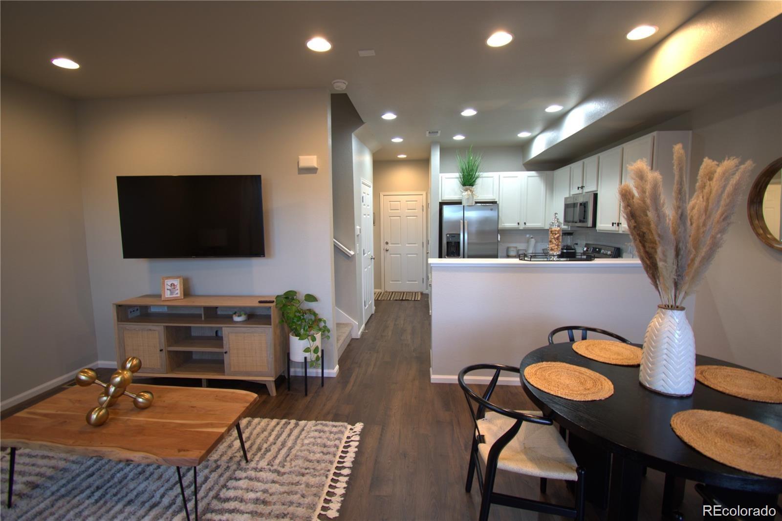 6435 N Dunkirk Street