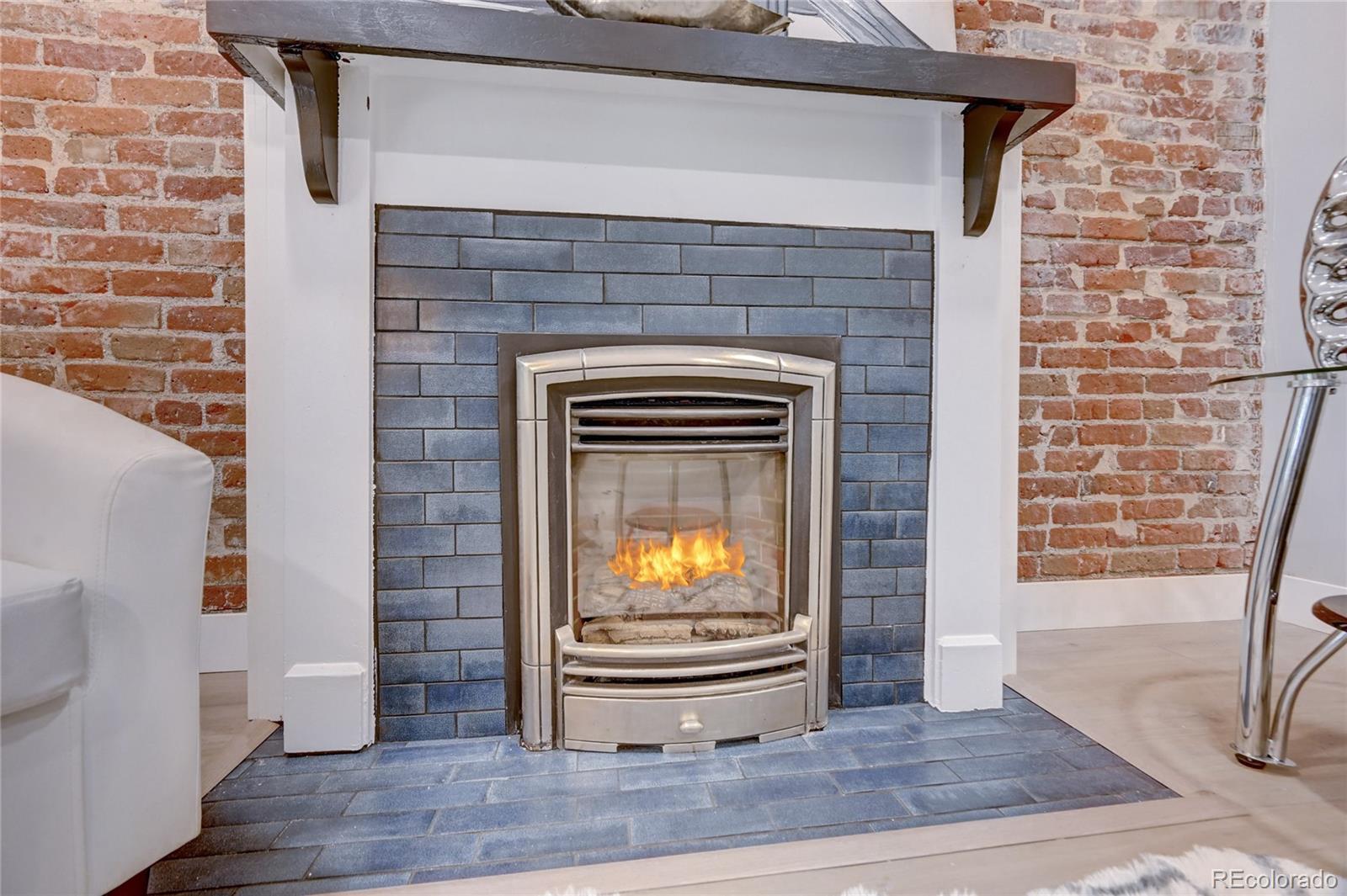 2437 W Dunkeld Place