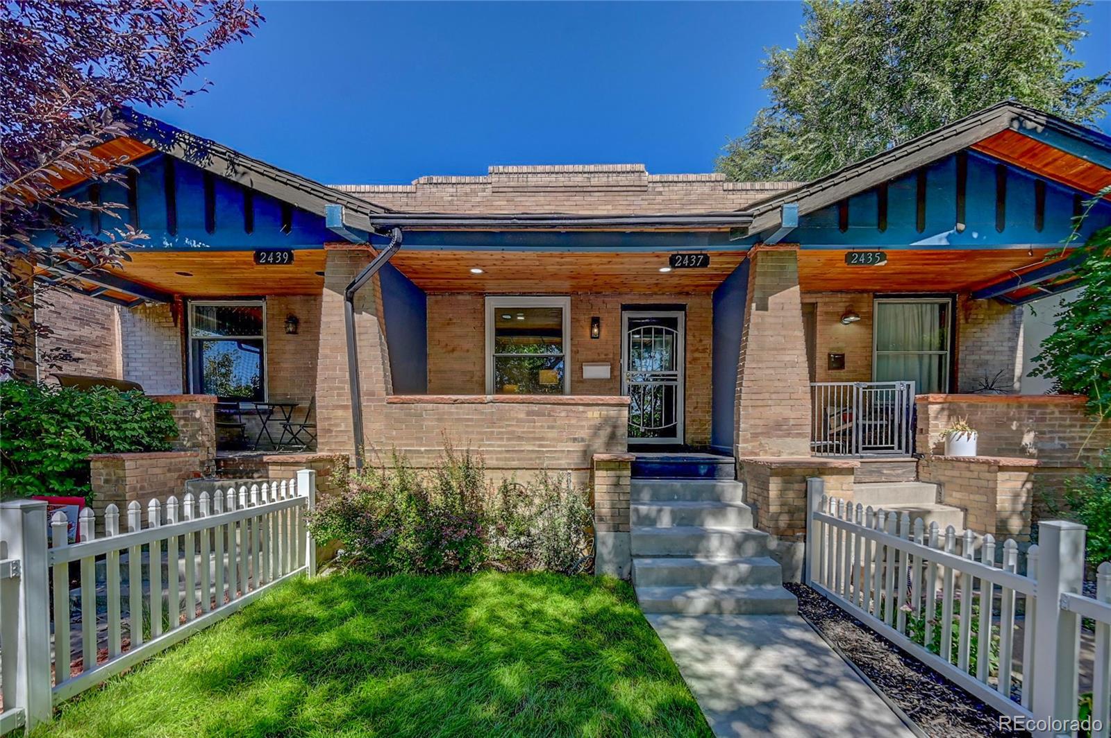 2437 W Dunkeld Place