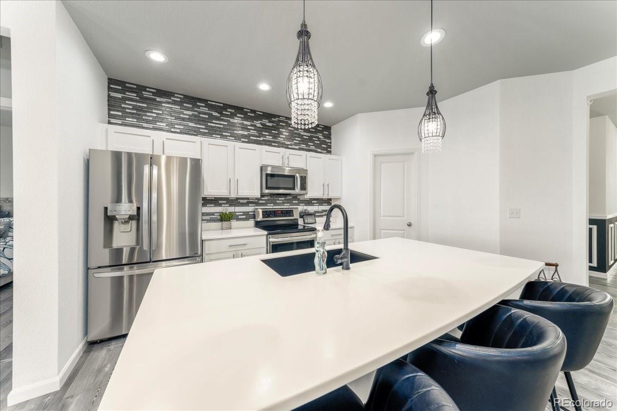 6021 Sandstone Circle