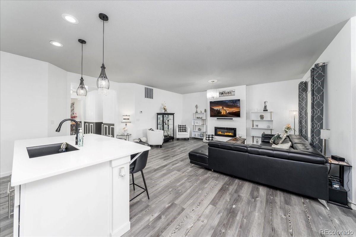 6021 Sandstone Circle