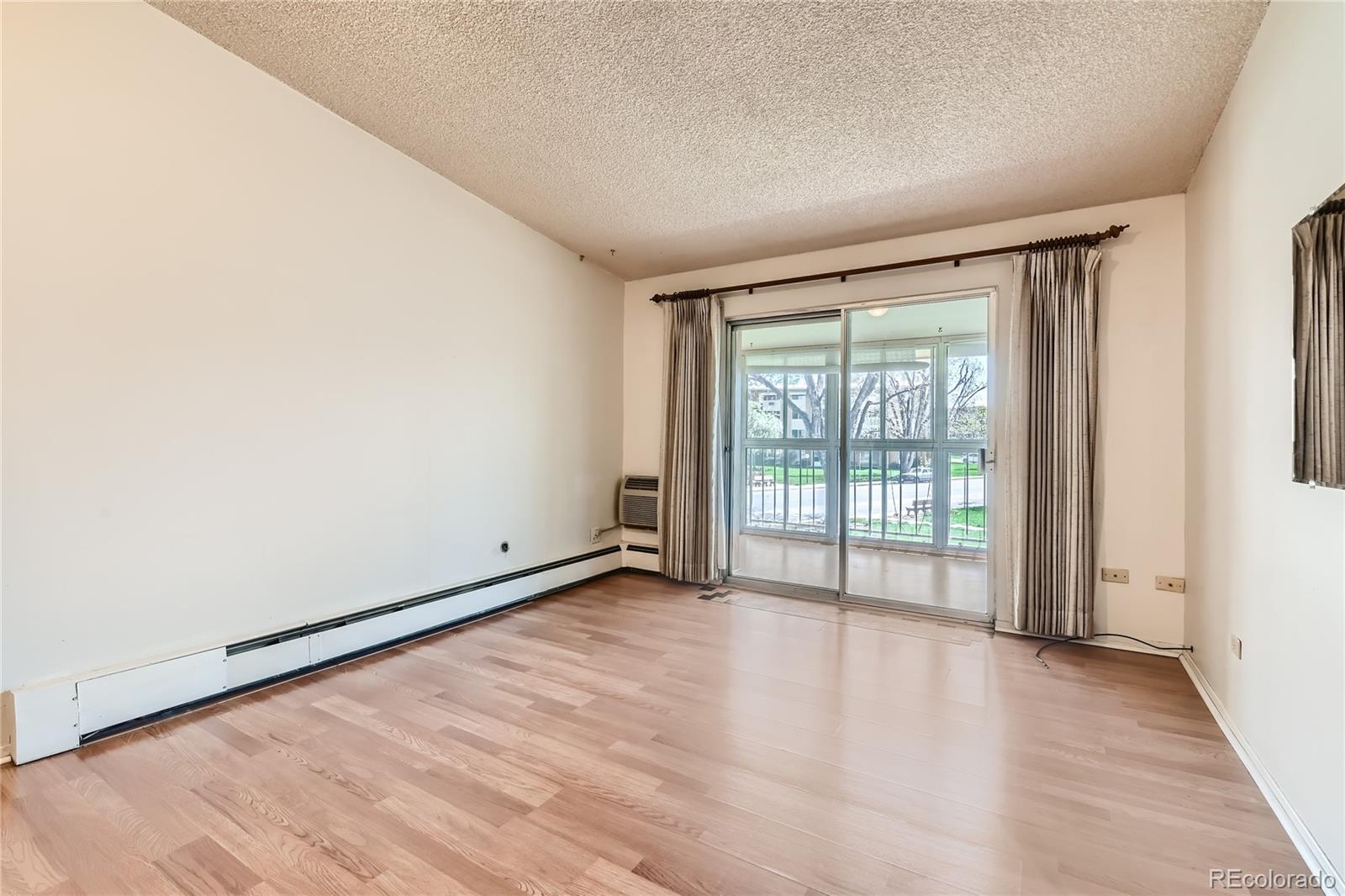 735 S Clinton Street Unit: 6-B