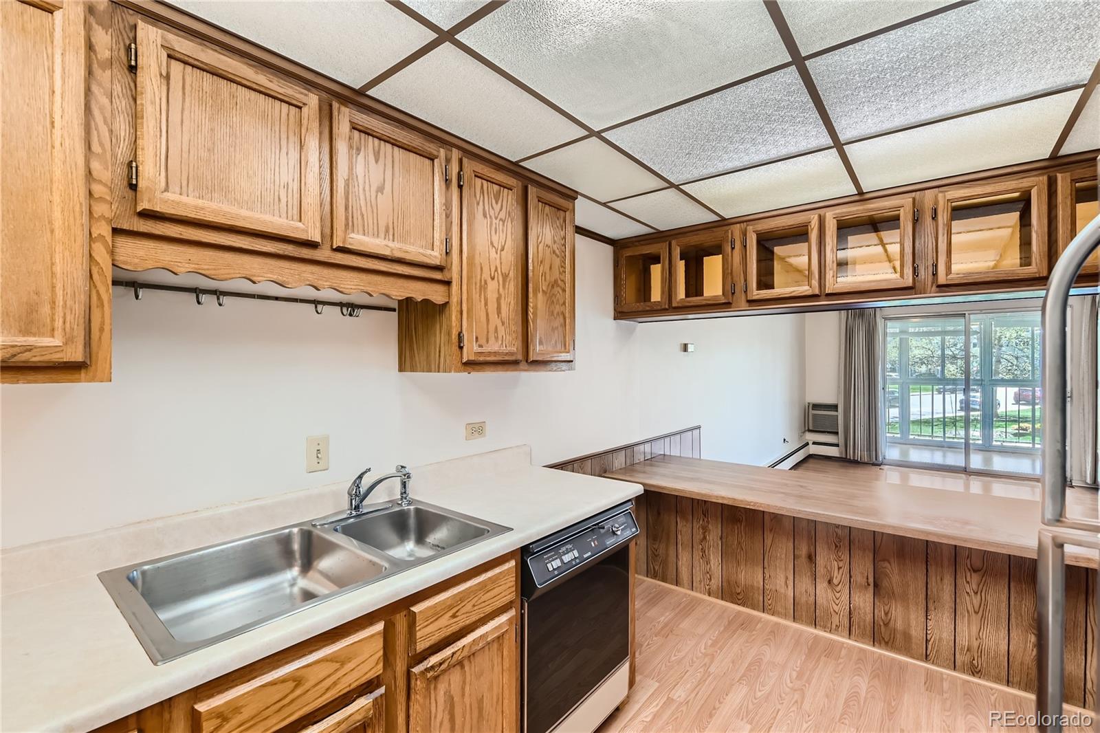 735 S Clinton Street Unit: 6-B