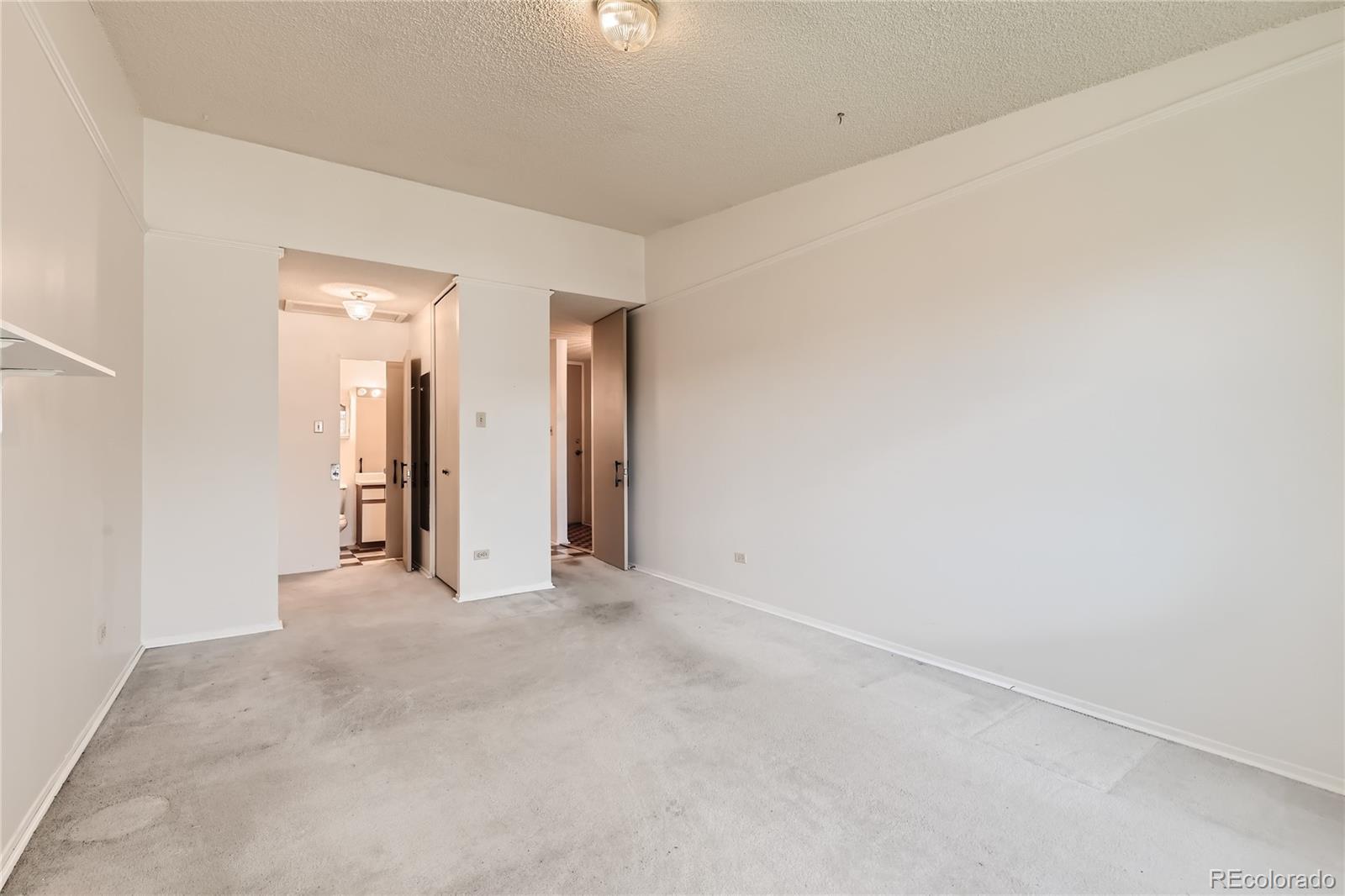 735 S Clinton Street Unit: 6-B