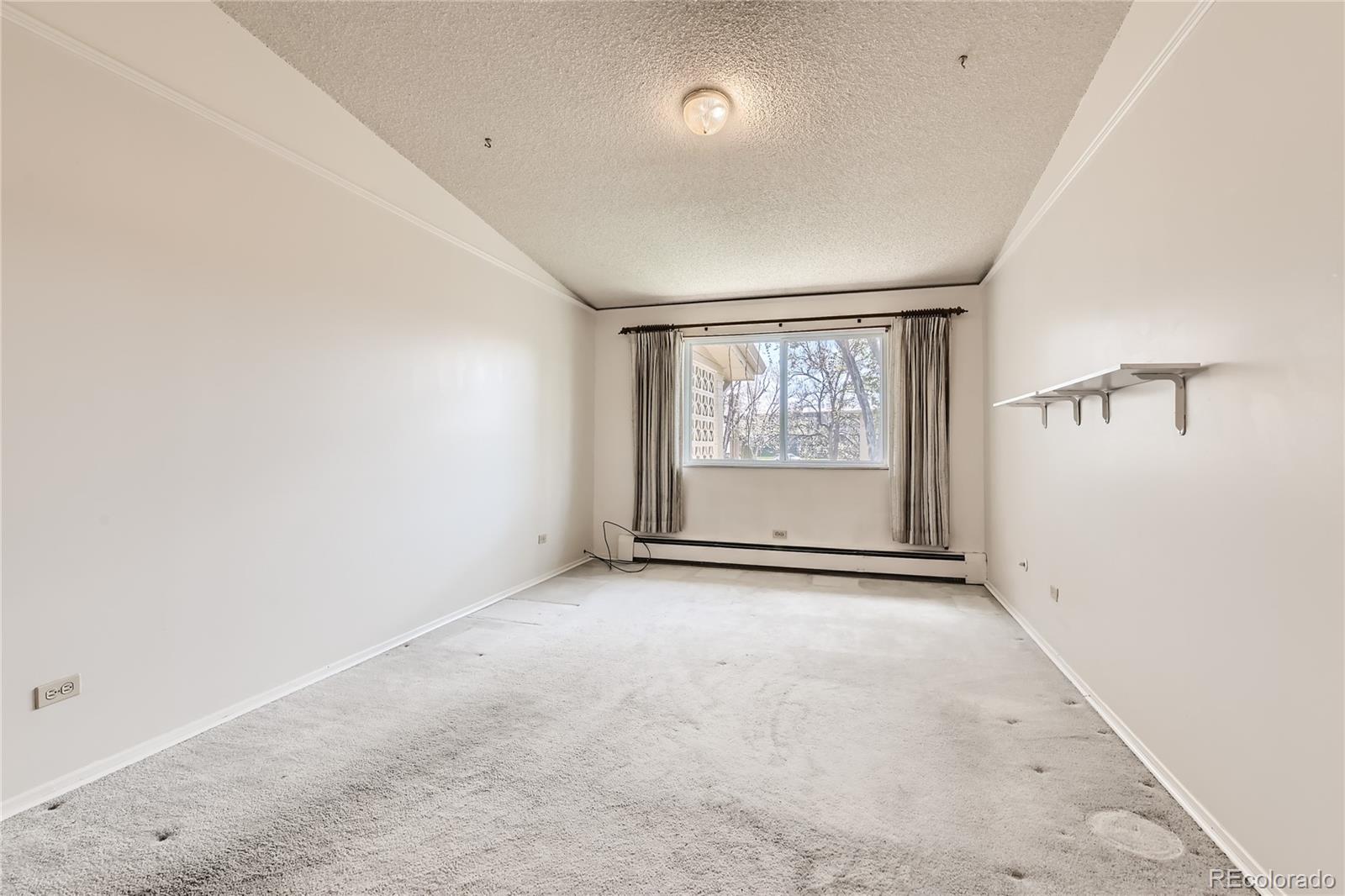 735 S Clinton Street Unit: 6-B