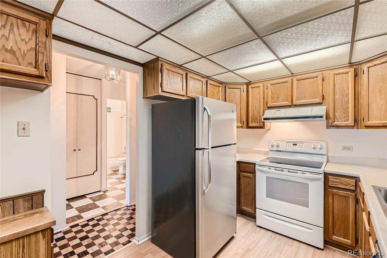 735 S Clinton Street Unit: 6-B