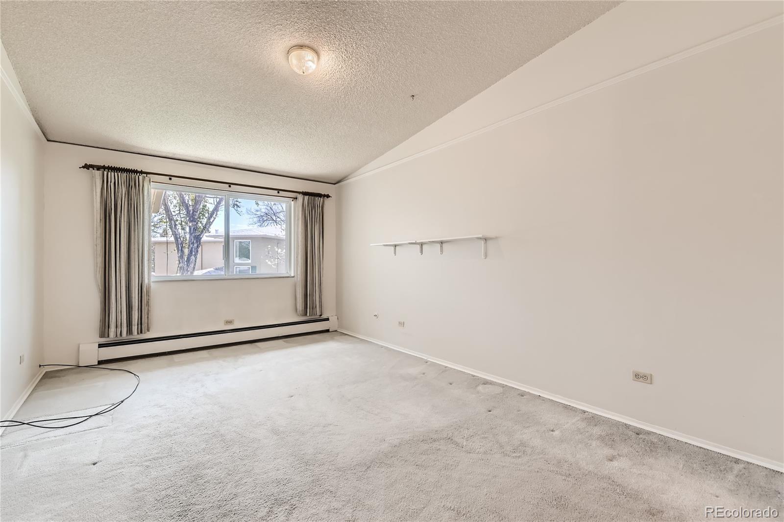 735 S Clinton Street Unit: 6-B