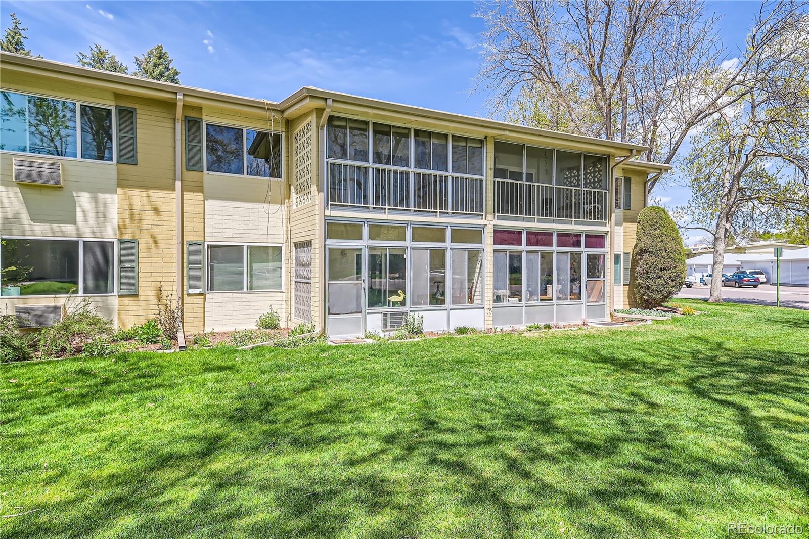 735 S Clinton Street Unit: 6-B