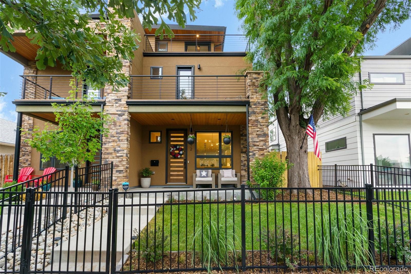 2112 Lowell Boulevard