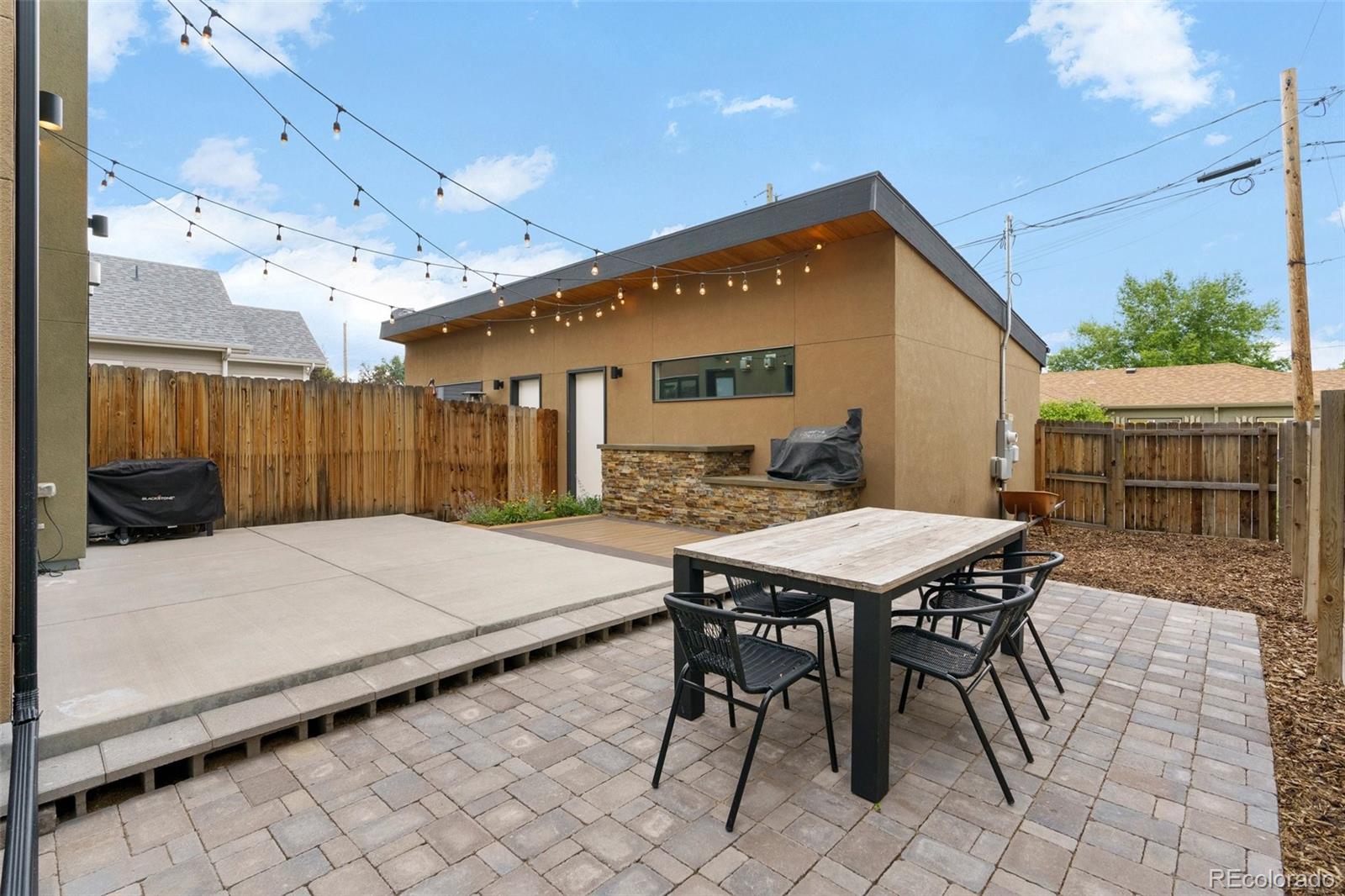 2112 Lowell Boulevard