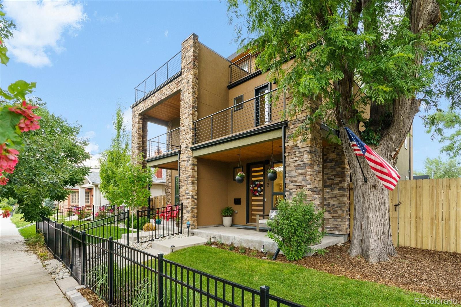 2112 Lowell Boulevard