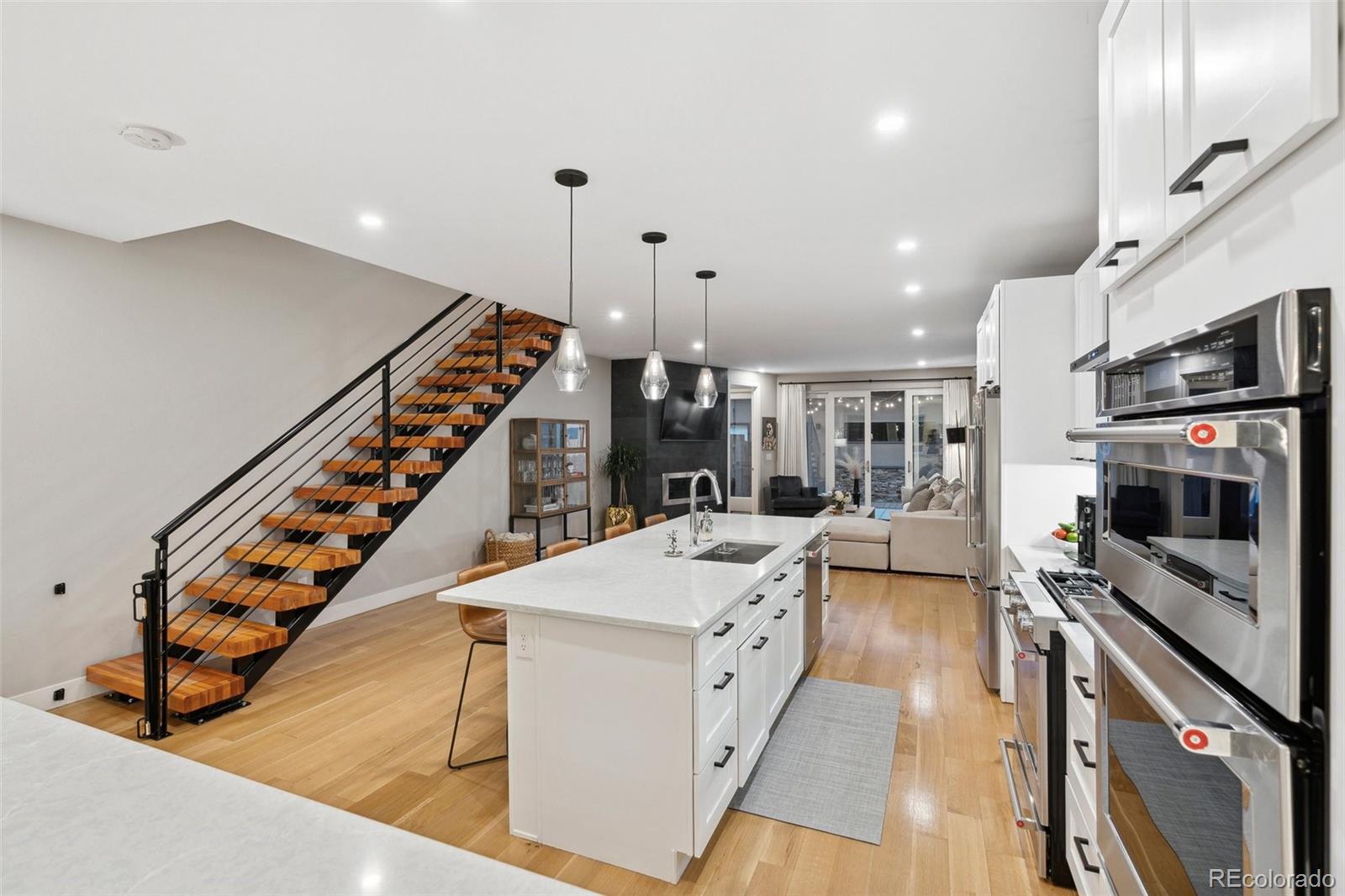 2112 Lowell Boulevard