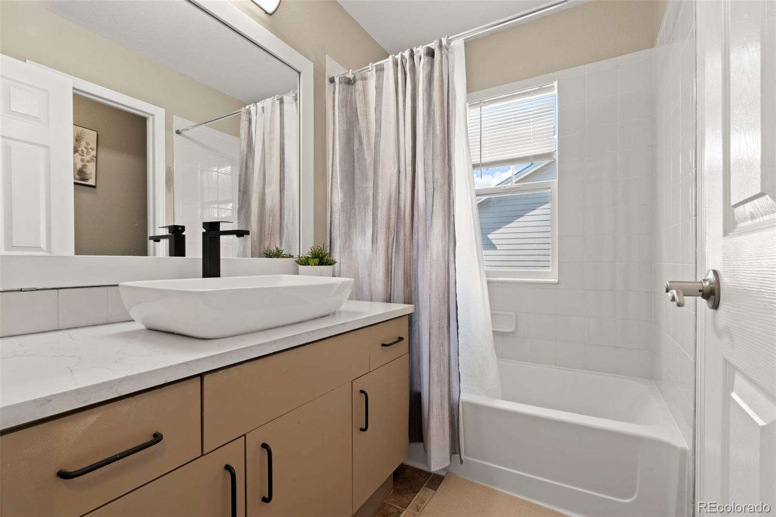 22 Apache Plume Street