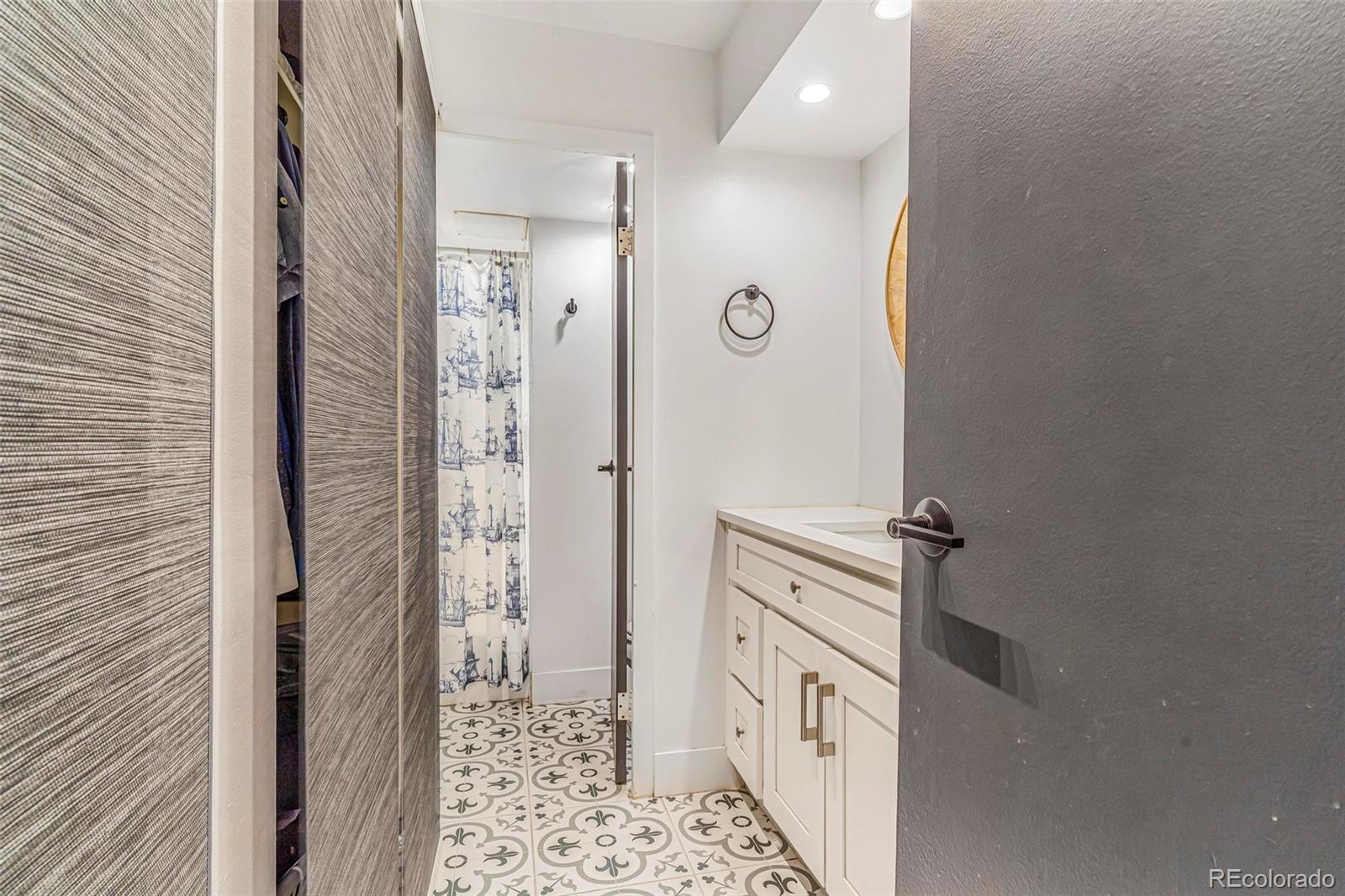 789 N Clarkson Street Unit: 406