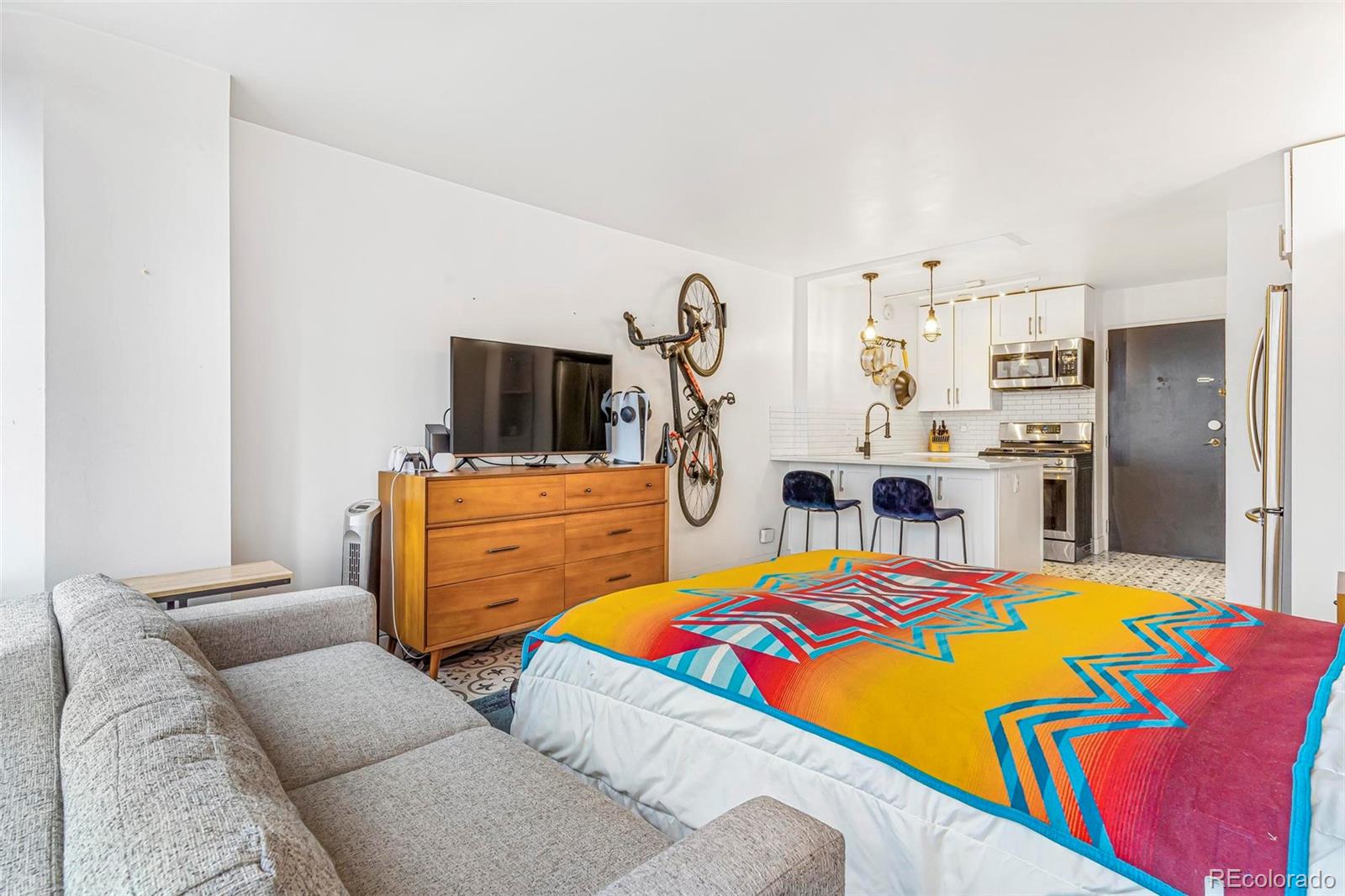 789 N Clarkson Street Unit: 406