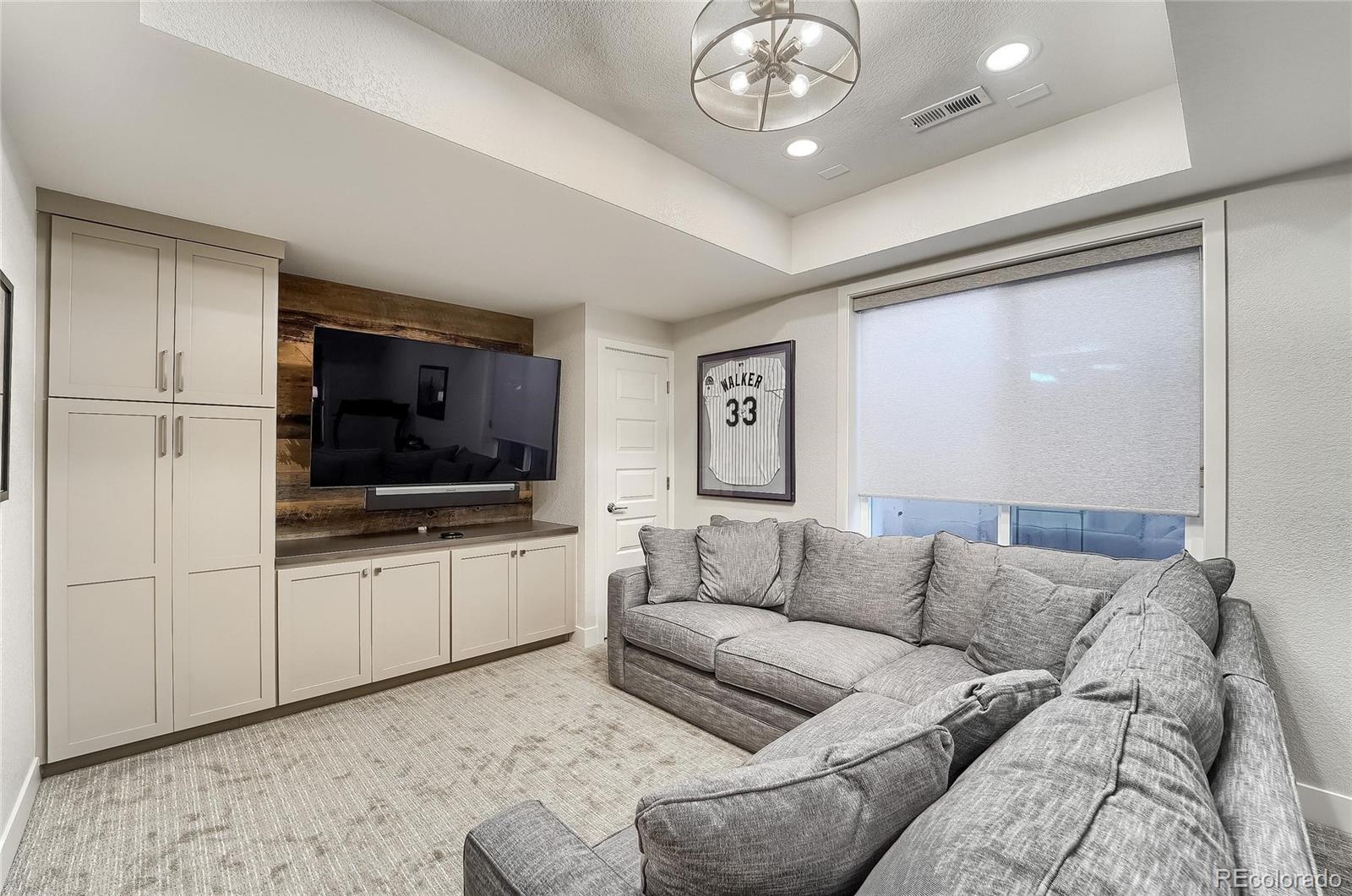 1990 W 67th Place