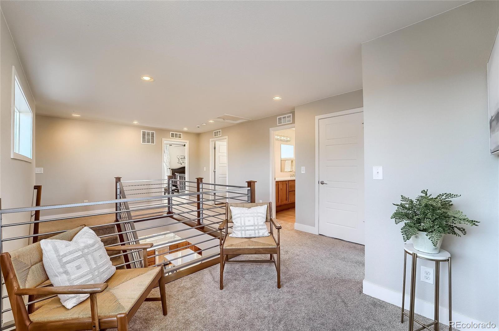 1990 W 67th Place
