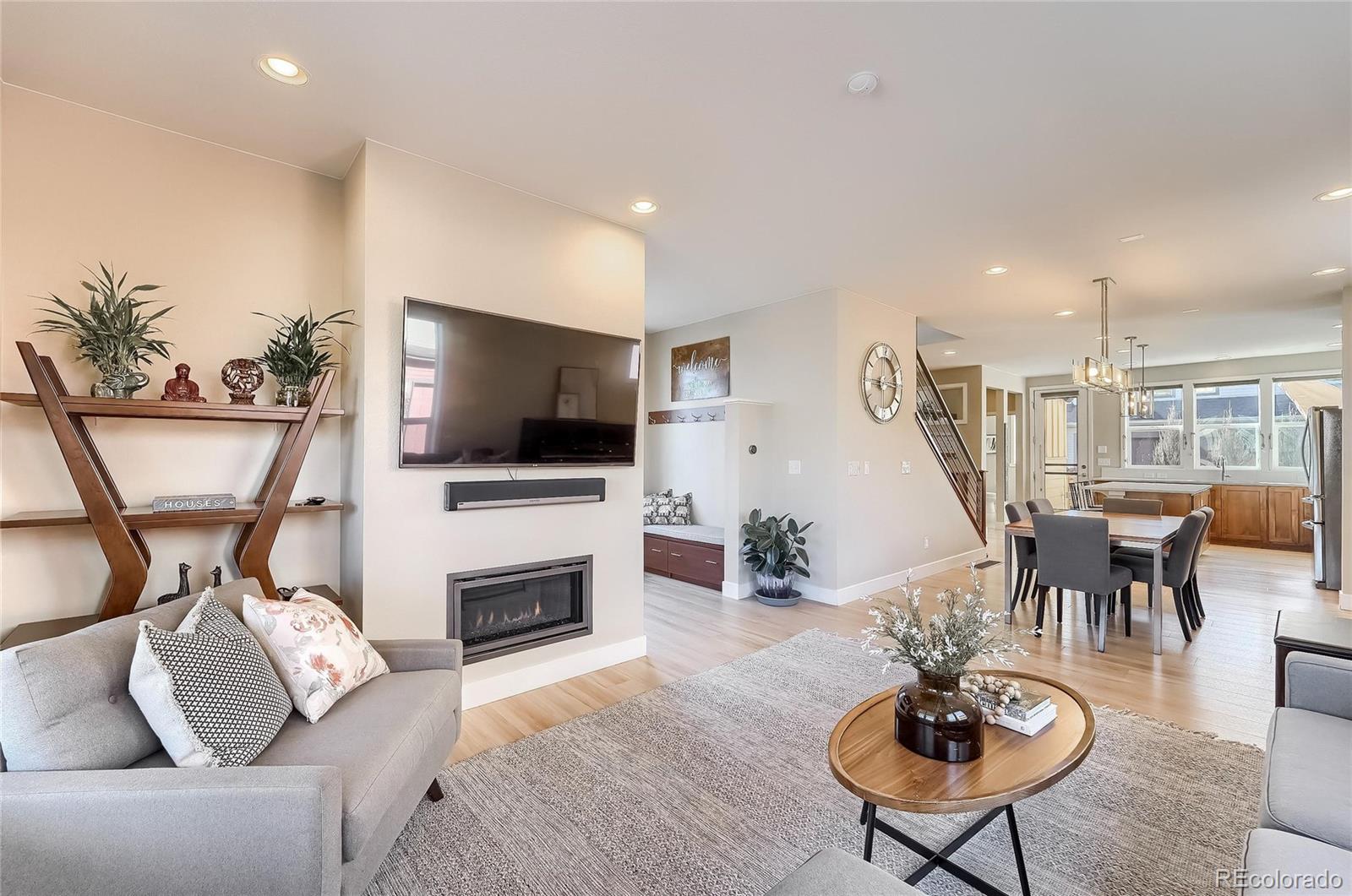 1990 W 67th Place