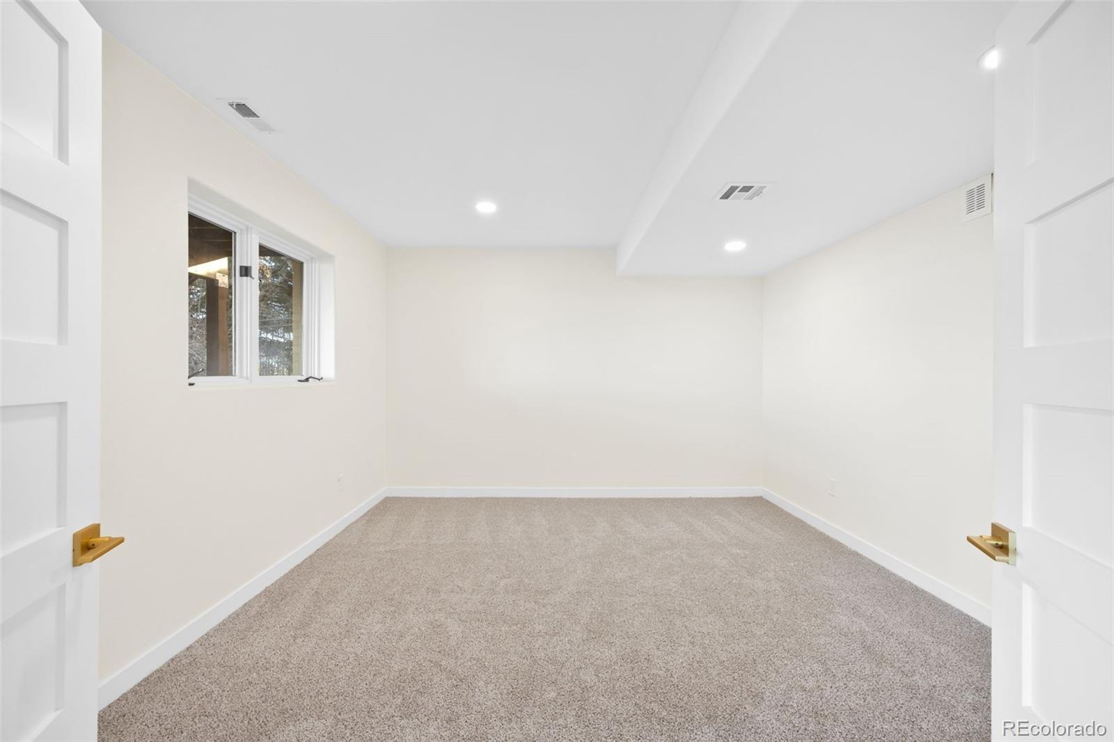 11673 E Berry Avenue