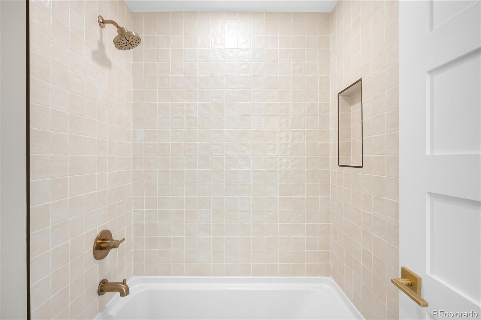 11673 E Berry Avenue