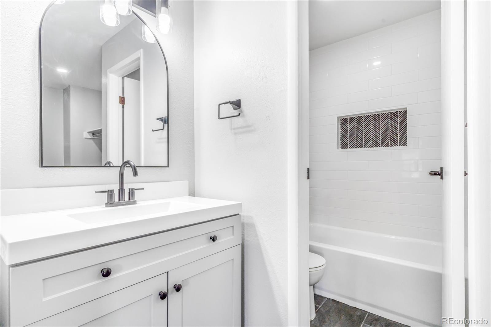 1050 S Monaco Parkway Unit: 23