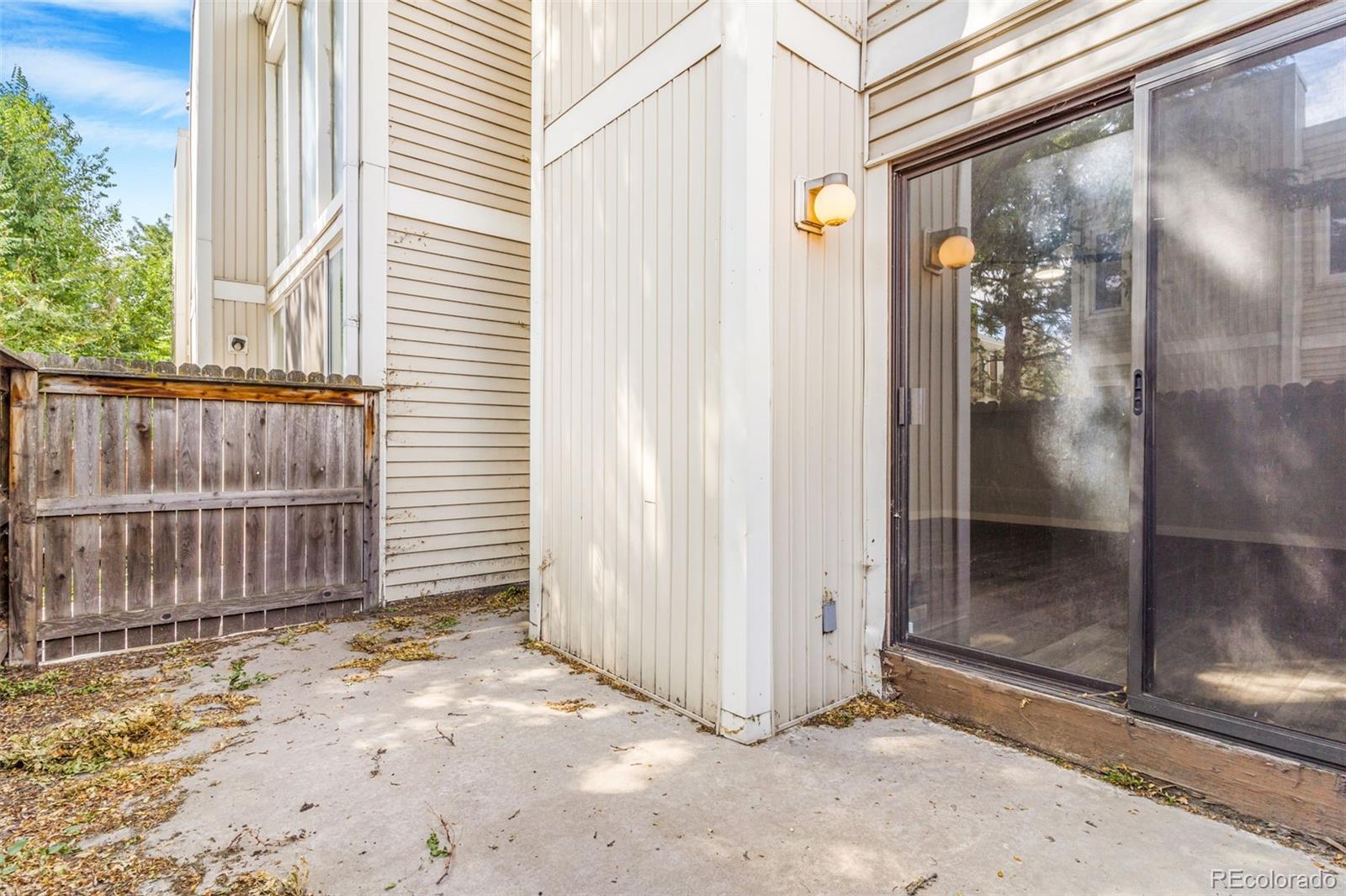 1050 S Monaco Parkway Unit: 23