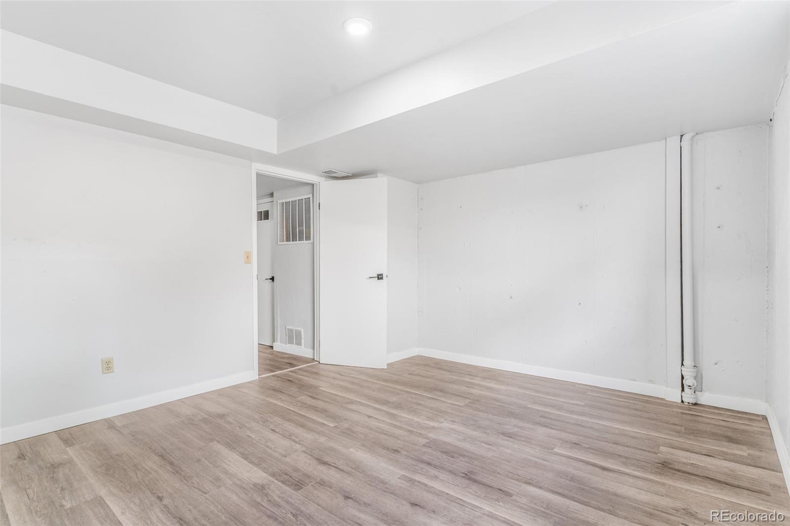 1050 S Monaco Parkway Unit: 23