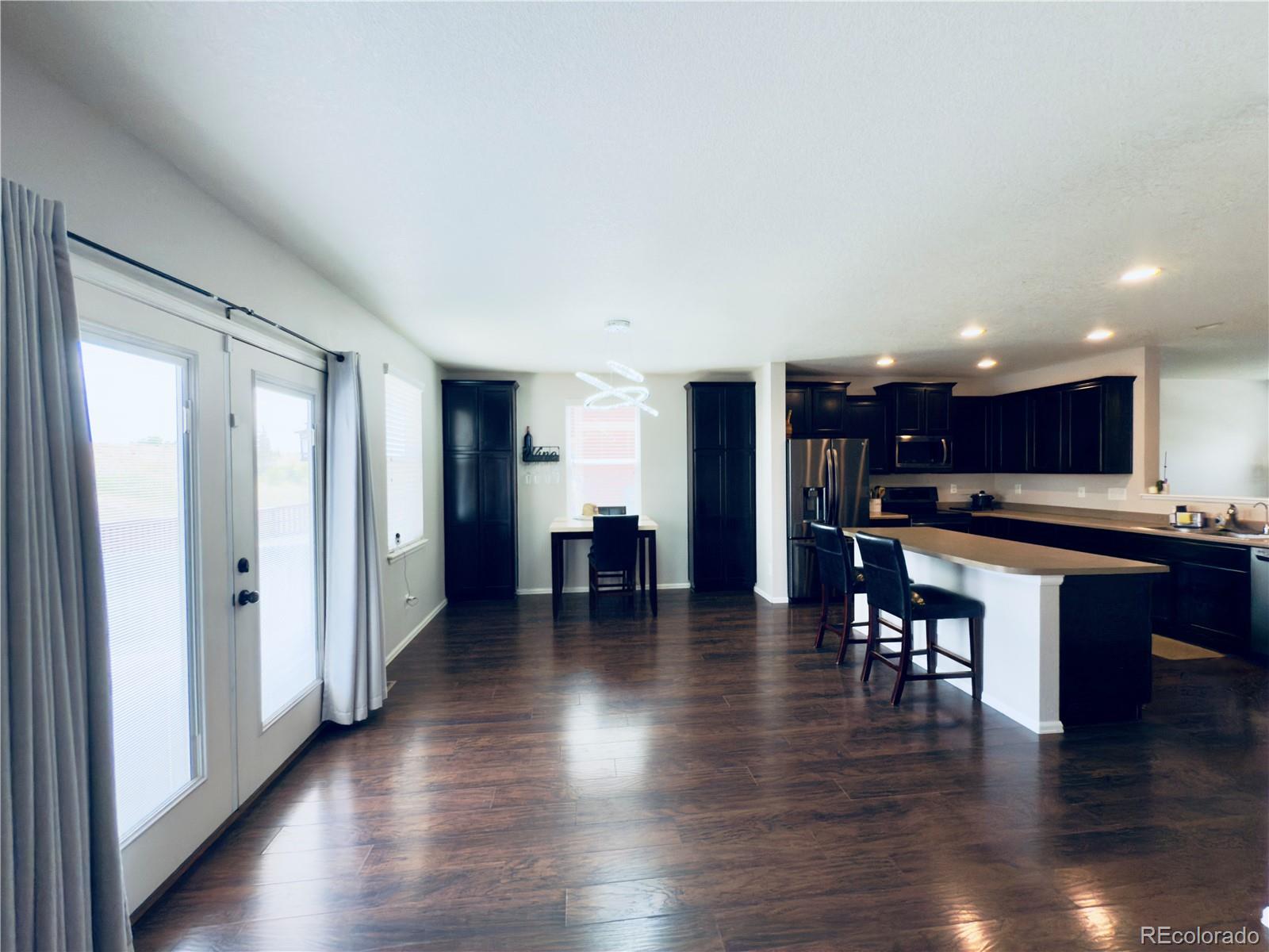 11590 River Oaks Lane