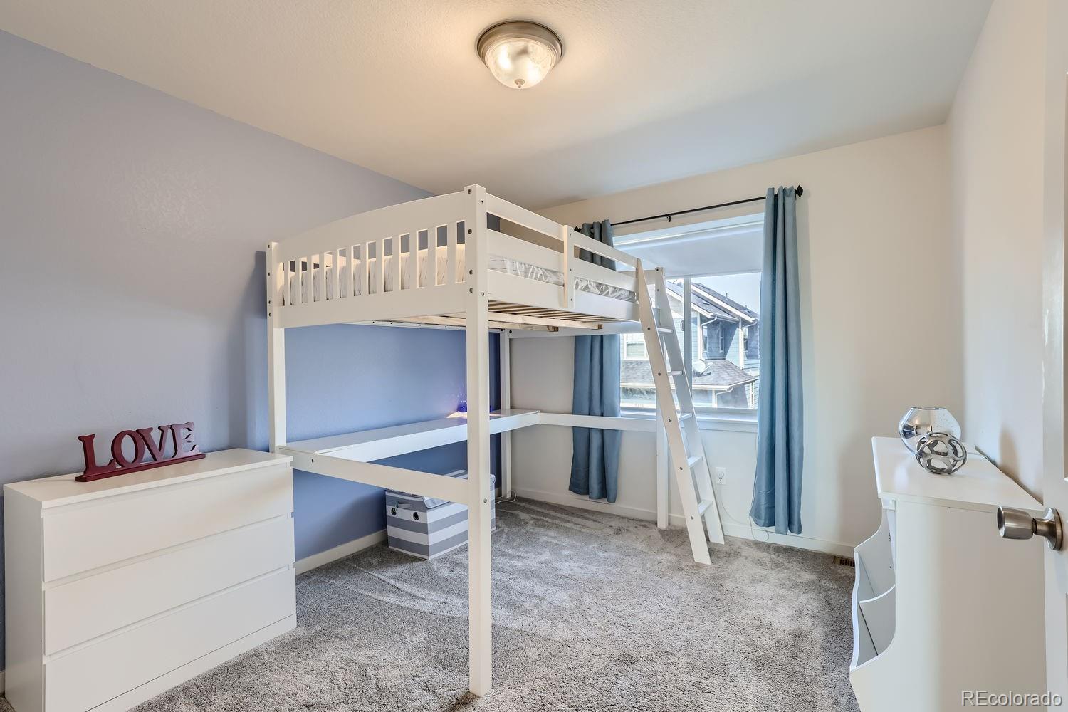 5266 Central Park Boulevard