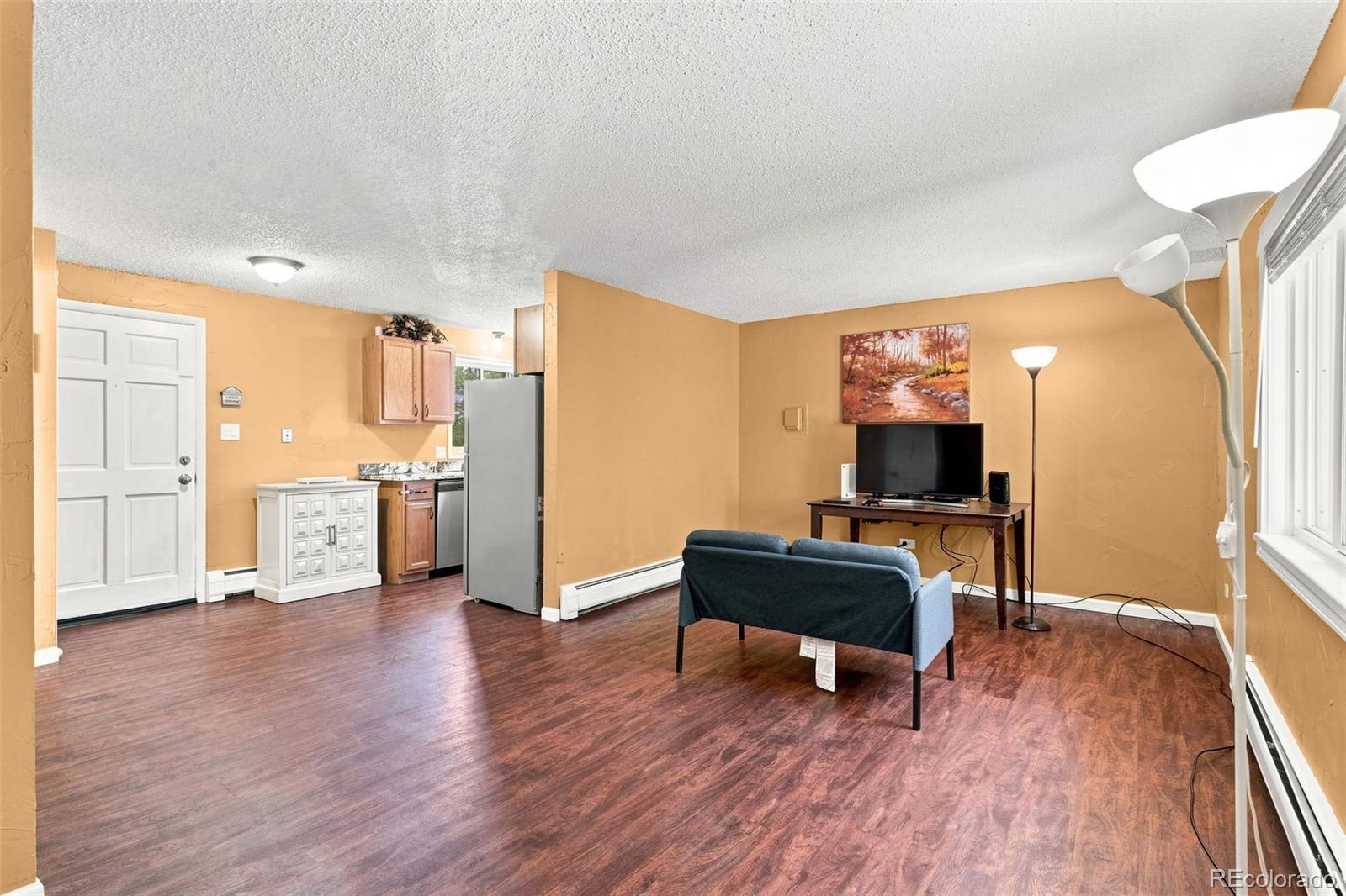 1525 S Holly Street Unit: 208