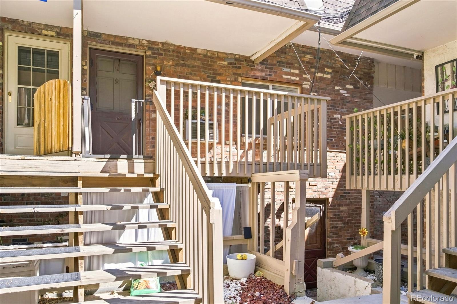 1525 S Holly Street Unit: 208