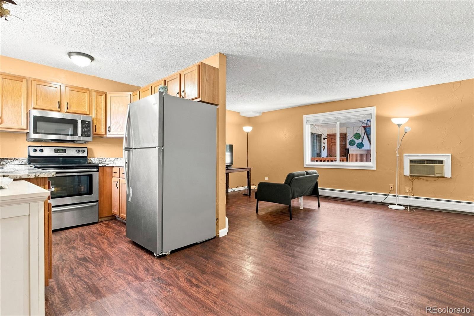 1525 S Holly Street Unit: 208