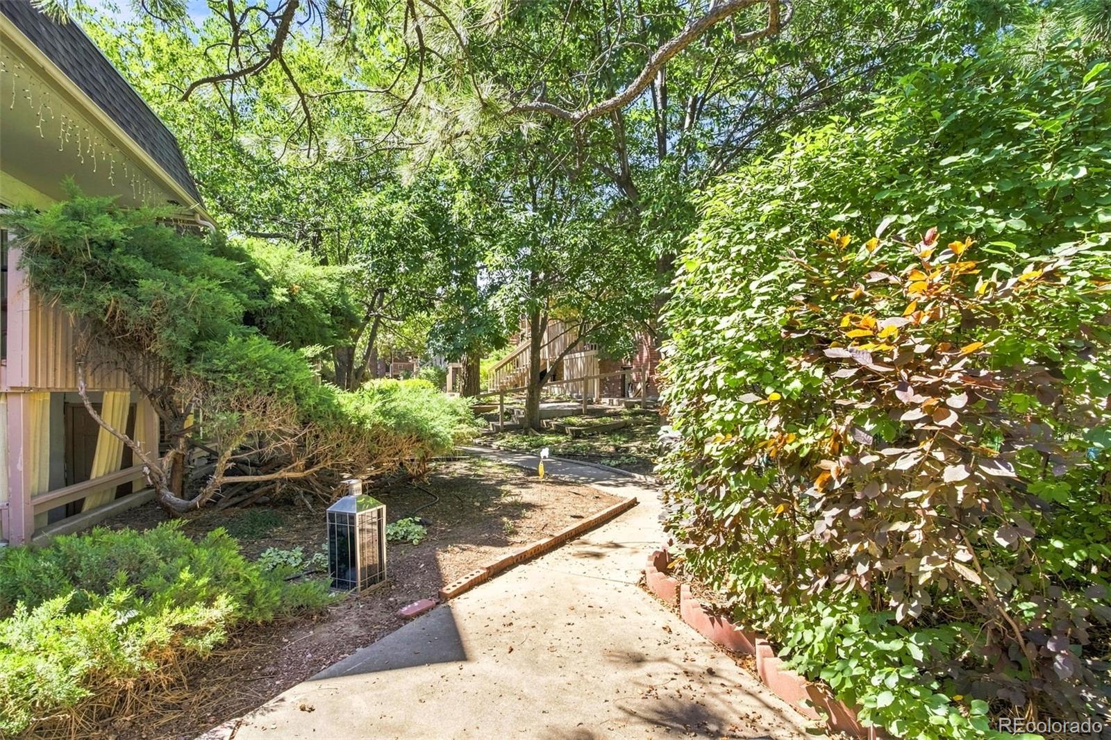 1525 S Holly Street Unit: 208
