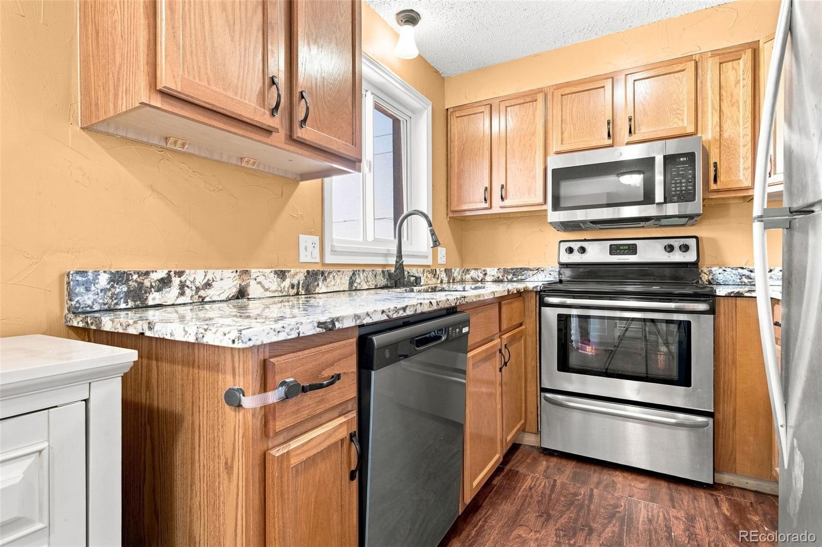 1525 S Holly Street Unit: 208