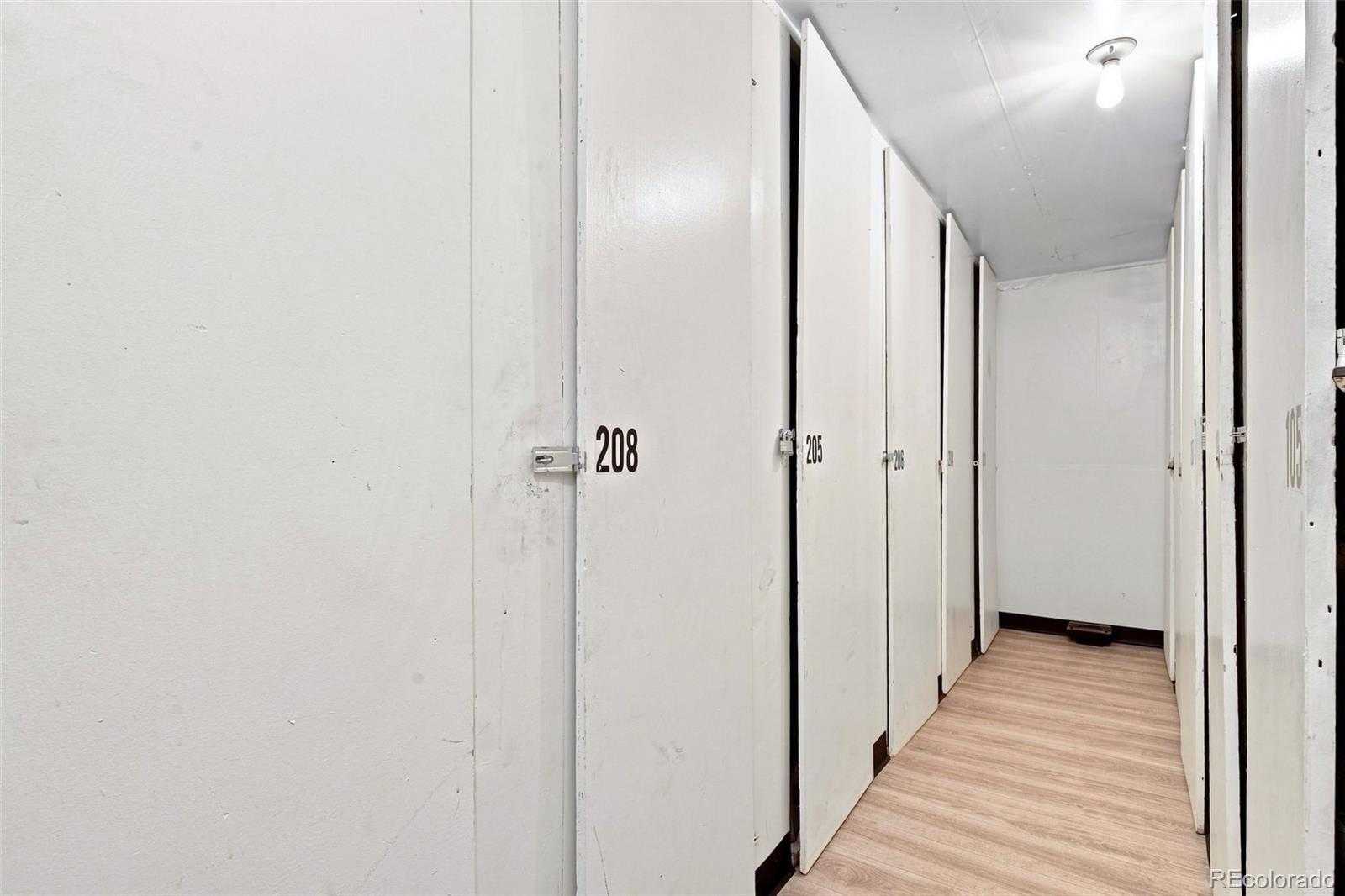 1525 S Holly Street Unit: 208