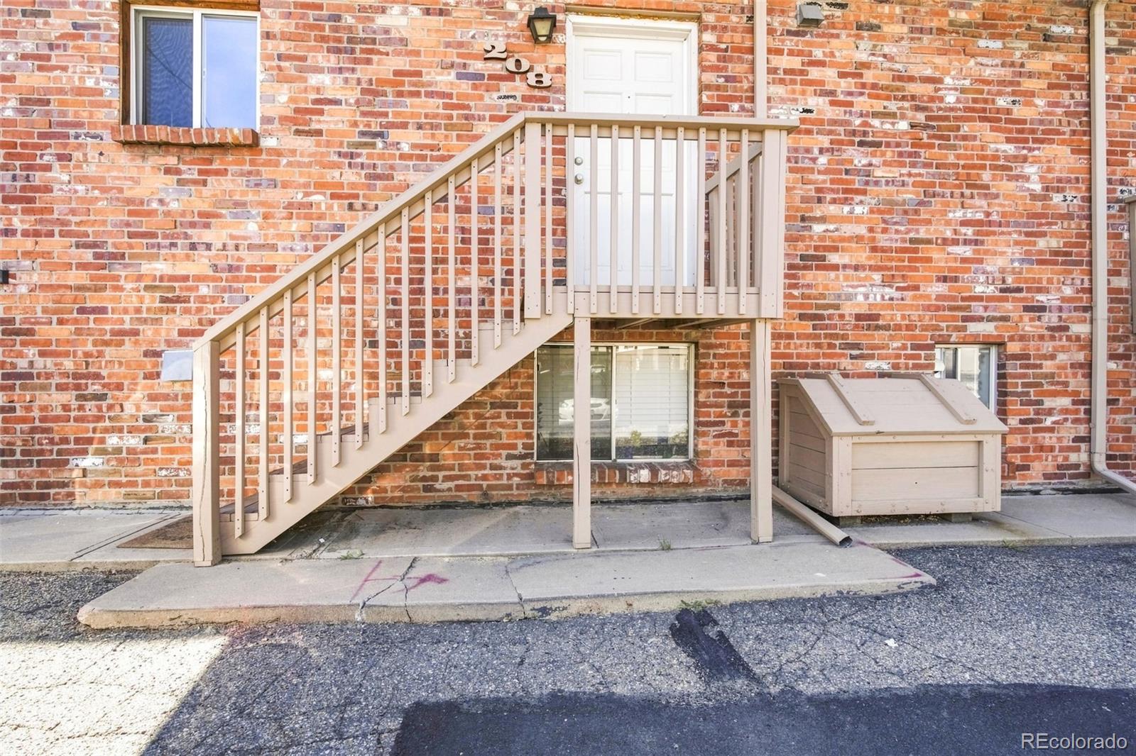 1525 S Holly Street Unit: 208