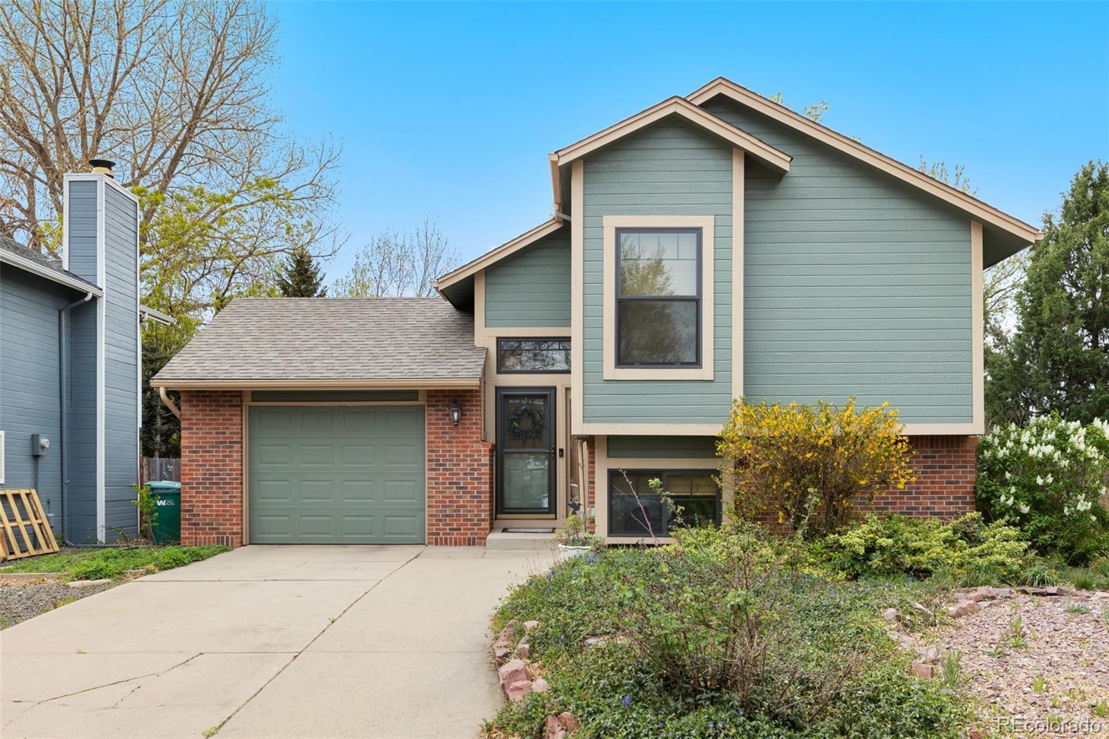 1125 Greenbrier Drive
