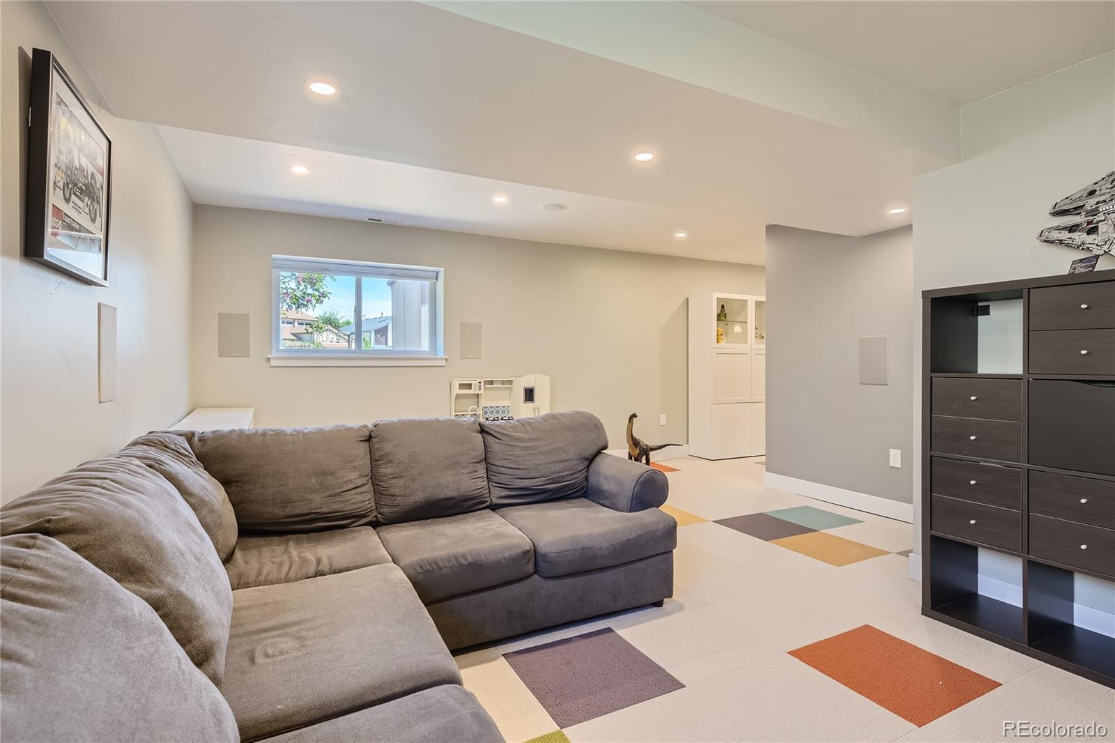 9787 Holland Circle