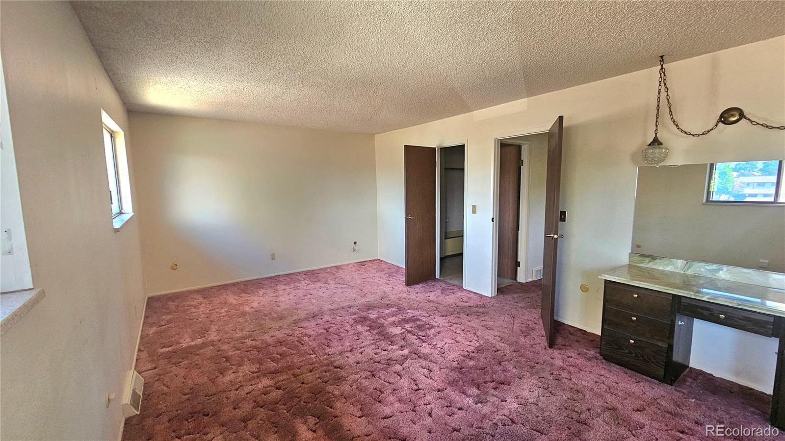 2635 S Peoria Street