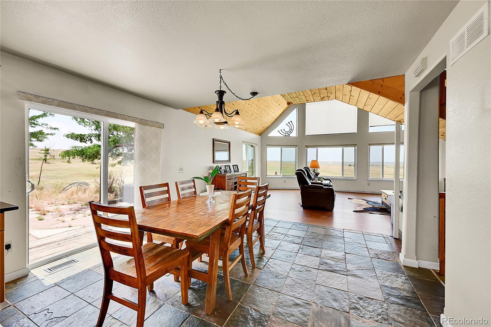 5225 Tom Bay Place