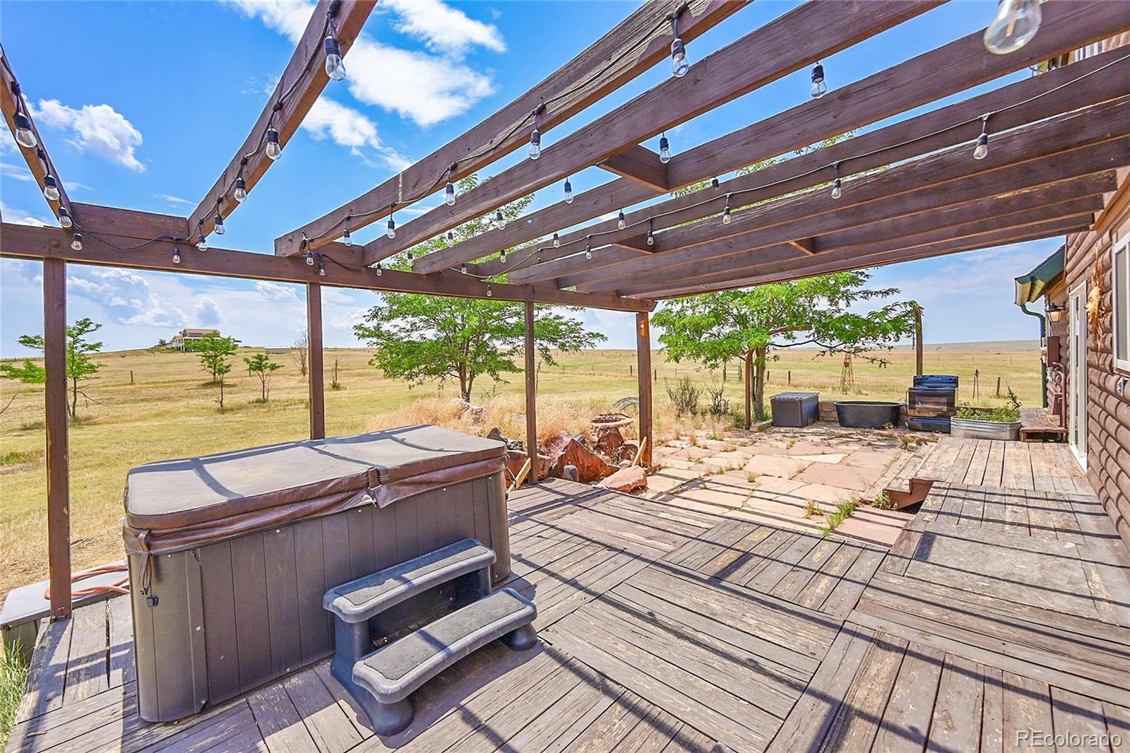 5225 Tom Bay Place