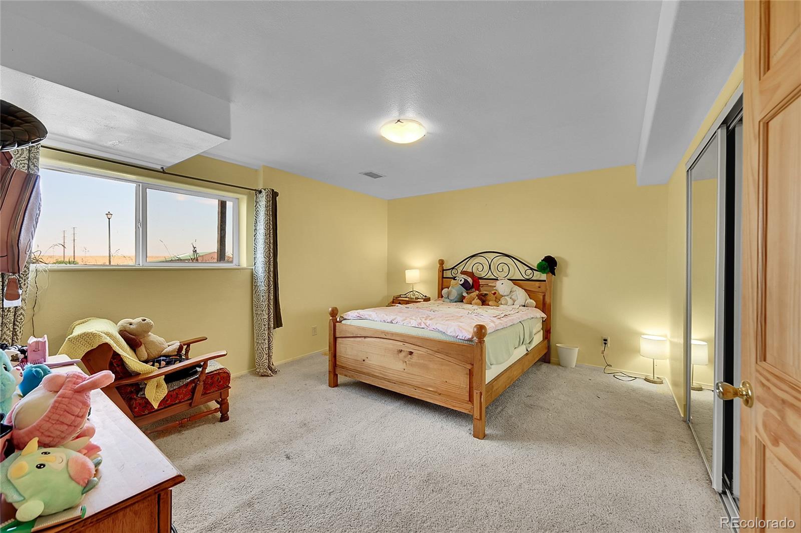 5225 Tom Bay Place