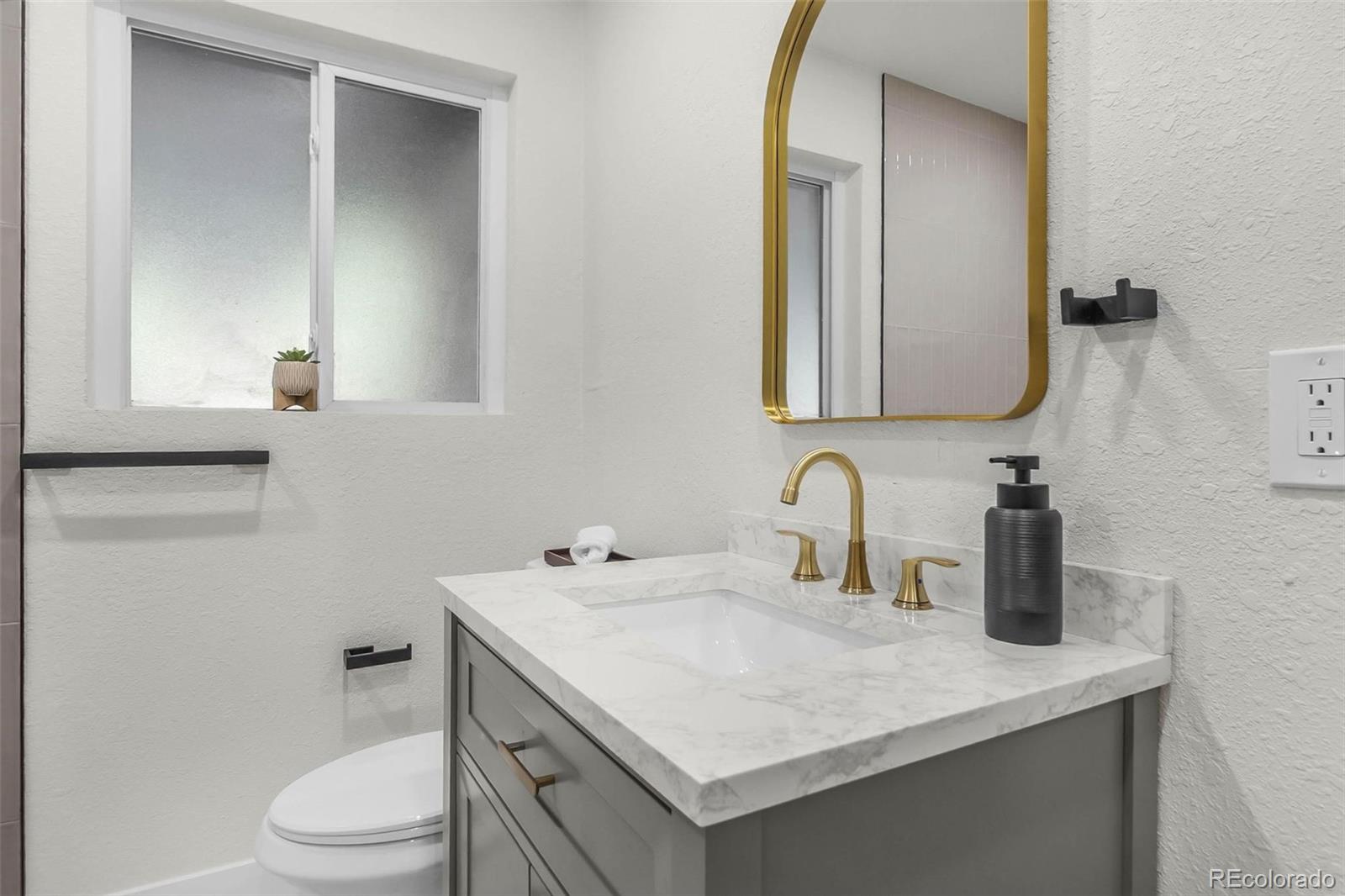 1115 S Harlan Street