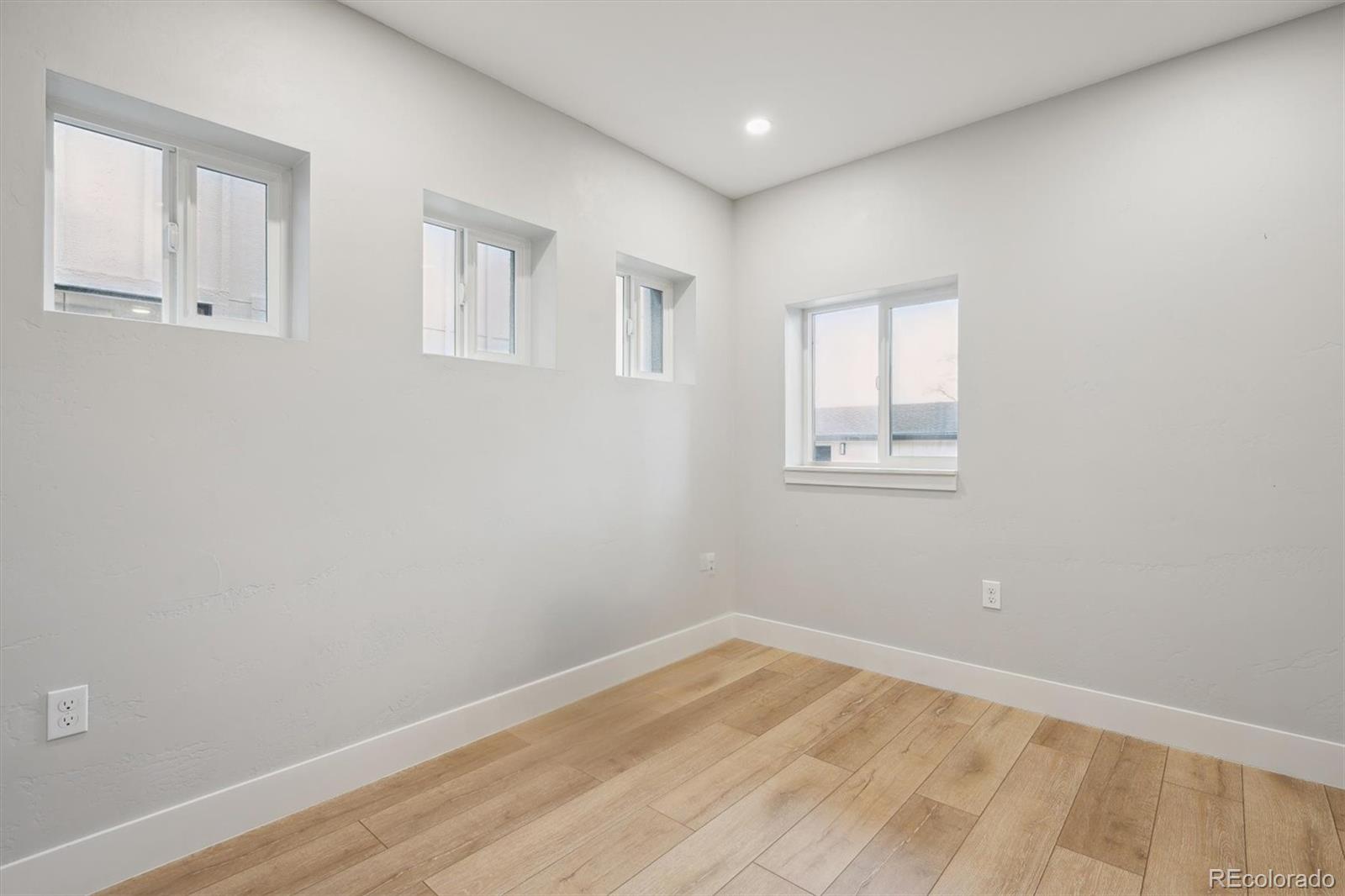 3908 Mariposa Street