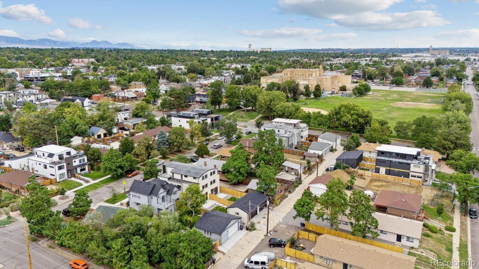 3908 Mariposa Street