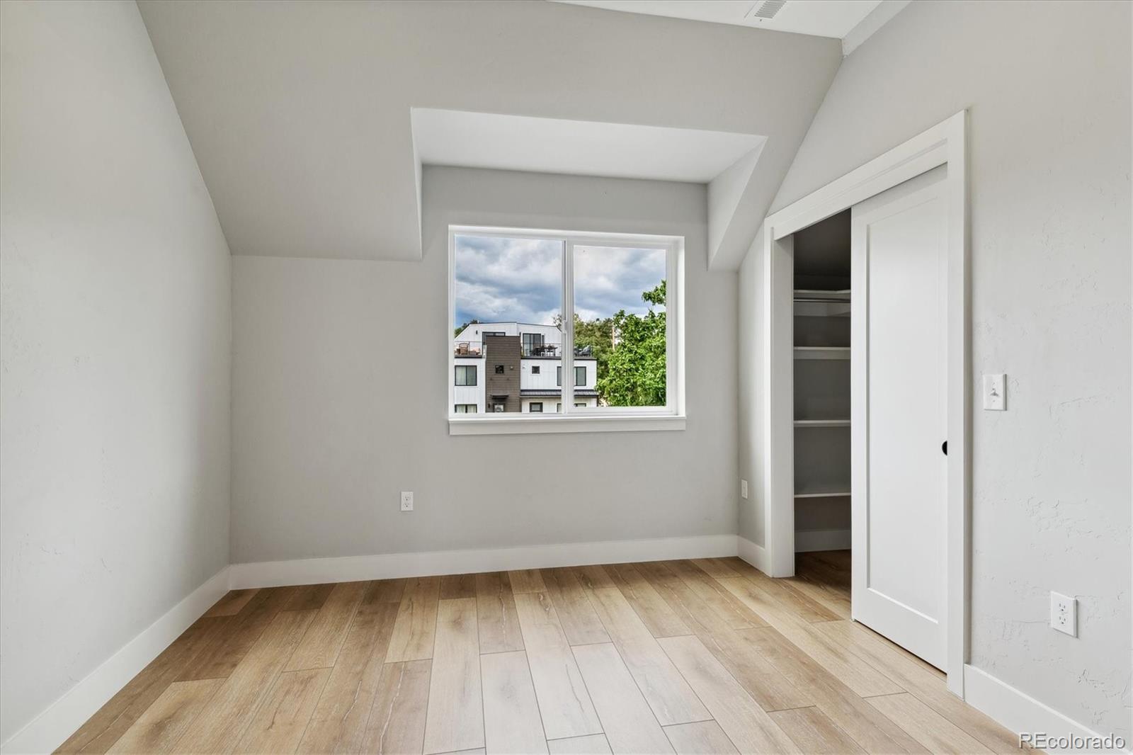 3908 Mariposa Street