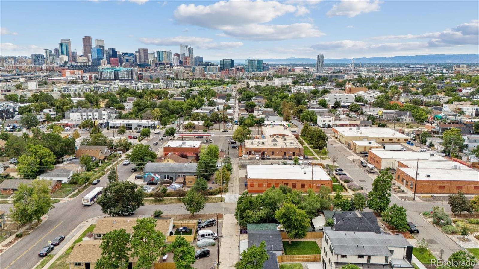 3908 Mariposa Street